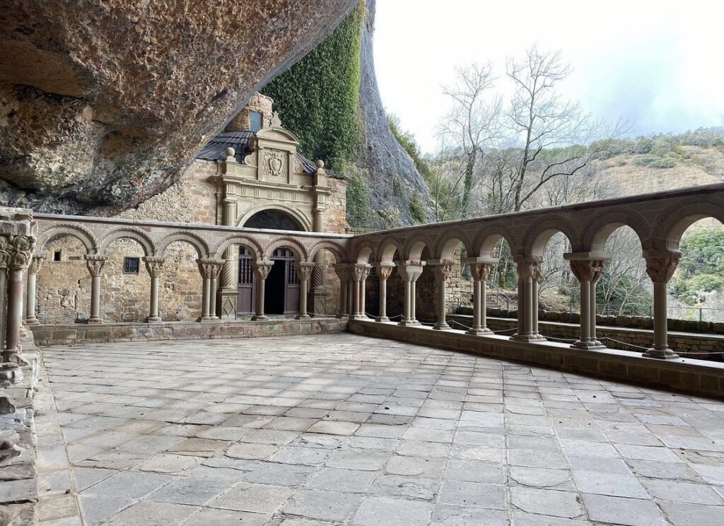 Building under stones near Biescas